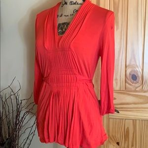 Nwot v neck top with tie in back